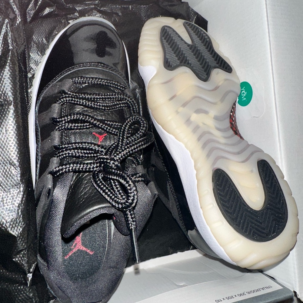 Air Jordan 11 Retro Black Sneakers